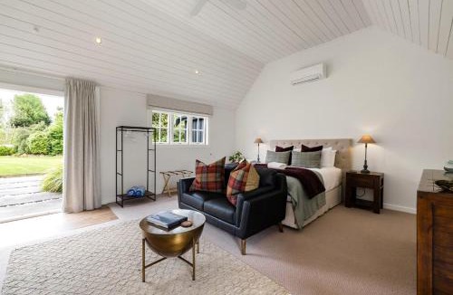 Tamahere House | Hawthorn Cottage - Deluxe Private Guesthouse