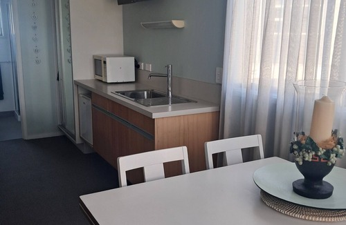Opunake Hotel | Headlands Hotel