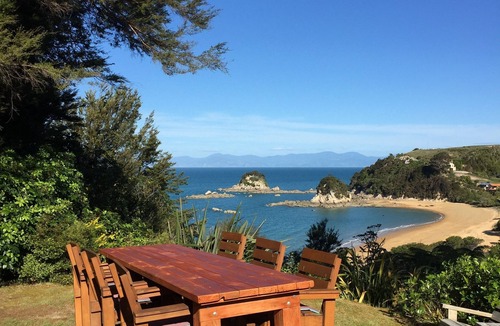 Kaiteriteri House | Heart of Kaiteriteri: Absolute Privacy nestled between both beaches