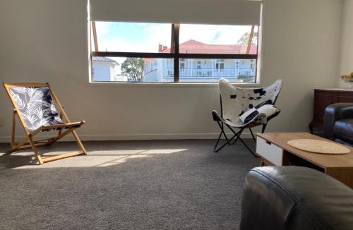 Russell House | Heart of Russell Apartment - Russell Apartment