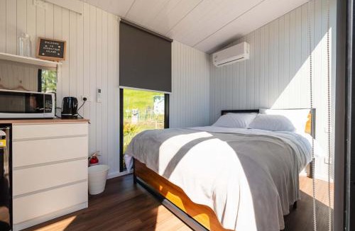 Stratford District House | Henge Cabin by Tiny Away