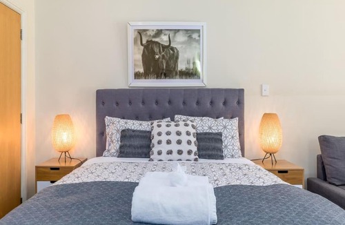 Auckland Central Business District Apartment | Heritage Haven by viaduct CBD - pool gym tennis