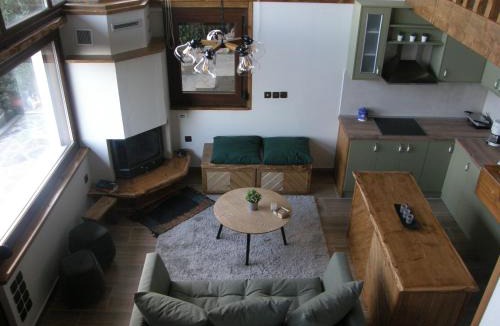 Lamia House | Herme's Hut