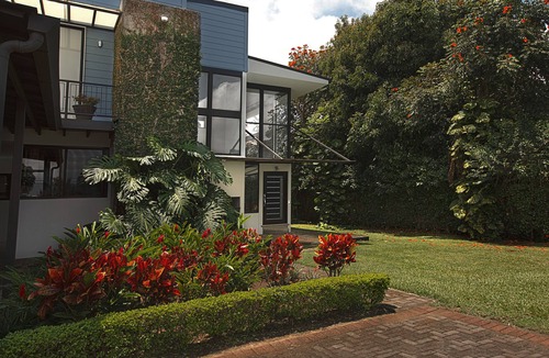 San Antonio de Belen House | Hermoso hospedaje rodeado de naturaleza, muy cerca del aeropuerto.