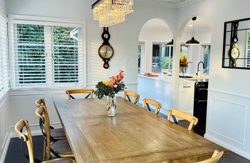 St. Heliers House | Hidden Oasis in Vibrant Beach Suburb. Newly Renovated!