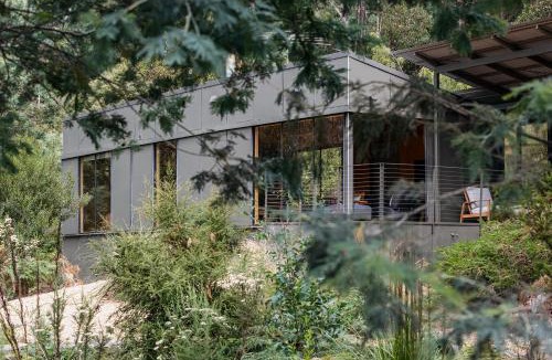 Police Point Villa | Hidden on Huon