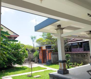 Purwakerti Apartment | Hideaway