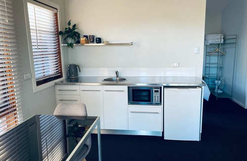 Lindisfarne Apartment | Hideaway Studio Accommodation