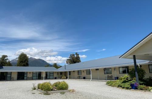 Fox Glacier Hotel | High Peaks Hotel