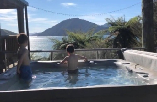 Okatamio House | Hikapu Lodge-a slice of paradise