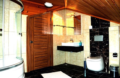 Agva Hotel | Hill River Hotel