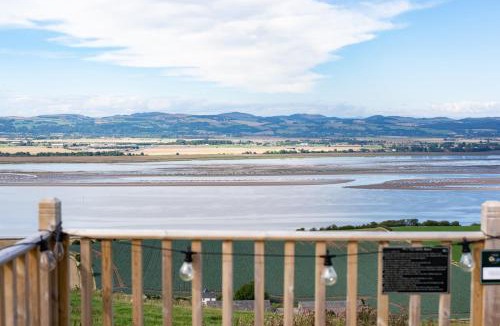 Cupar House | Hillside Snug with hottub which sleeps-2 in Fife
