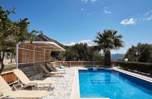 Agia Galini Villa | Hillside villa above popular beach resort heaven!