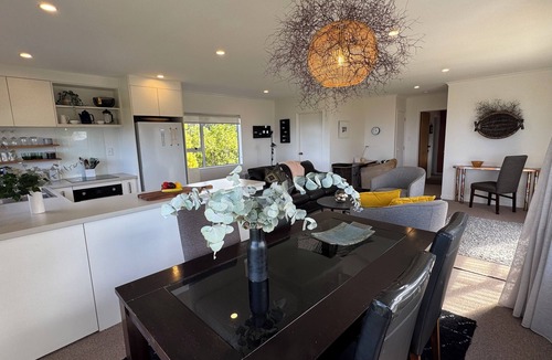 Ngaio Bay Cottage | Hilltop Heaven - Kaiteriteri Holiday Home