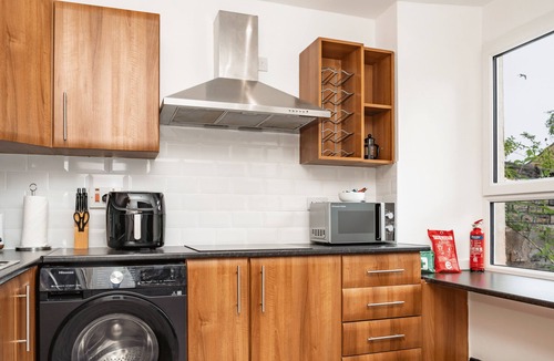 Dundee Apartment | Hilltown by Central Serviced Apartments