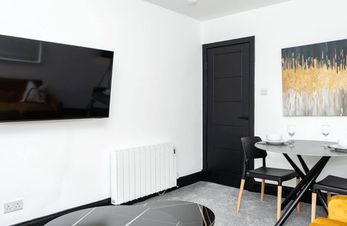 Dundee Apartment | Hilltown by Central Serviced Apartments