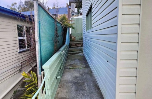 South Hobart House | Hillview House close to CBD