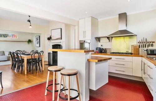 New Town House | Hobart Heritage Home - Close to CBD & Airport
