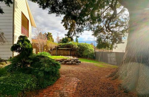New Town House | Hobart Heritage Home - Close to CBD & Airport