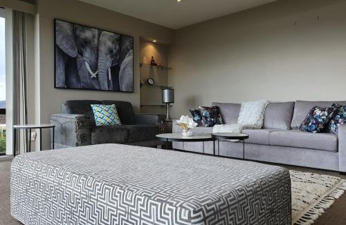 Howrah Apartment | Hobart panoramic view with Spas