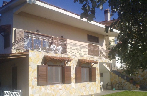 Aristotelis Apartment | HOLIDAY APARTMENT WITH WONDERFUL VIEW AND GARDEN