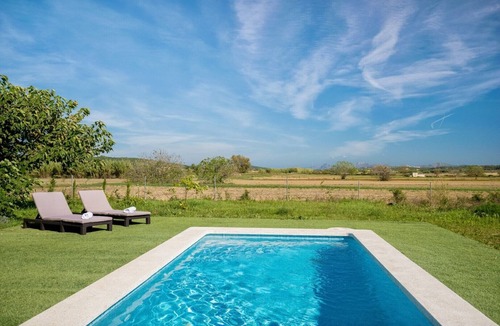 Sineu Villa | Holiday Home Es Camp Pla with Pool & Wi-Fi