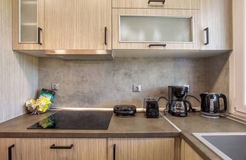 Ano Volimes House | Holiday Home 'Iliovasilema' with Sea View, Wi-Fi and Air Conditioning