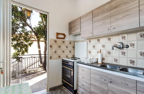 Asprovalta House | Holiday Home in Asprovalta near Sea Beach