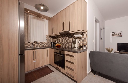 Agia Marina House | Holiday Home 'Koukounaria House' with Private Pool, Wi-Fi, and Air Conditioning