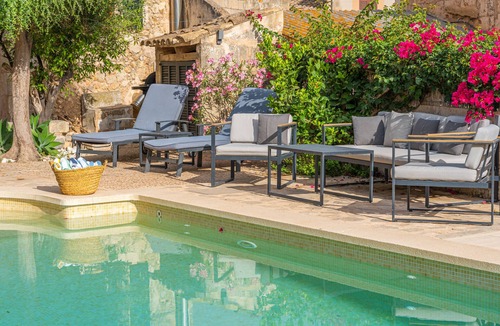 Buger House | Holiday Home 'Numero Uno' with Sea View, Wi-Fi and Air Conditioning