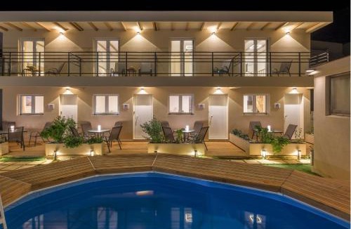 Lygaria House | Holiday Homes BlueGreen - Beachfront, Pool, Garden and BBQ - near Heraklion