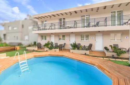 Lygaria House | Holiday Homes BlueGreen - Beachfront, Pool, Garden and BBQ - near Heraklion