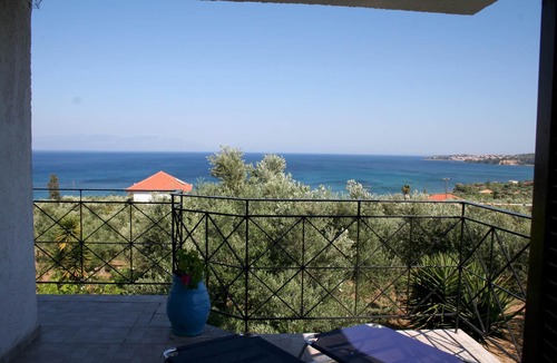 Kompi Apartment | Holiday house amid olive groves, sea view, wifi | Messenia, Peloponnese