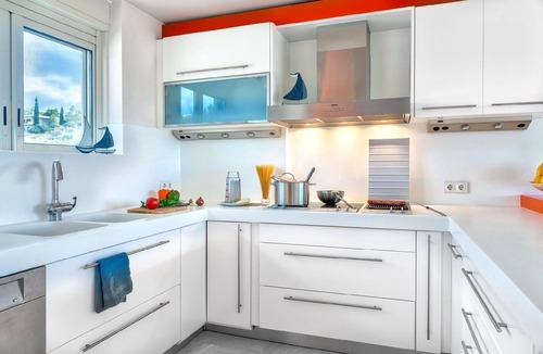 Lavreotiki House | Holiday villa inside a private and secure property