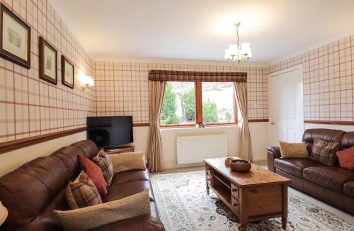 Gorstan House | Holly Cottage