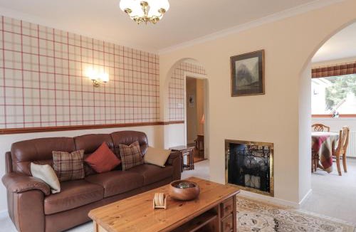 Gorstan House | Holly Cottage