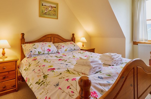 Blairgowrie Cottage | HOLLY HOUSE, pet friendly, character holiday cottage in Alyth