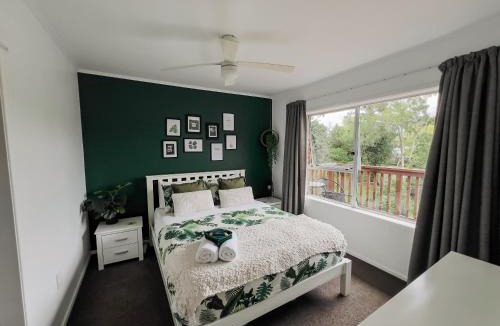 Birkdale Apartment | Home away from Home - Jungle style