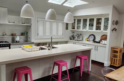 Karori House | Home with Hot Tub, Heated Pool & Tennis Court