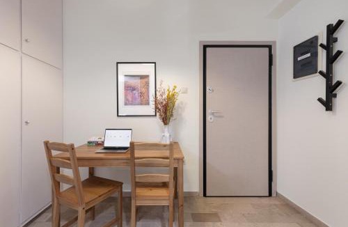 Neapoli Apartment | Homely Apt in Neapoli, Exarcheia