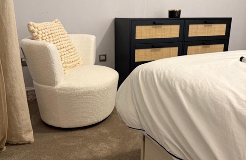 Glasgow Apartment | Homely in Hampden