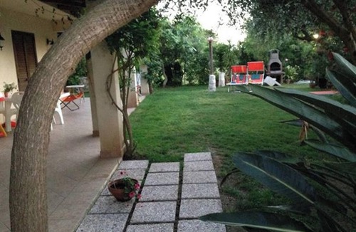 Parghelia Apartment | Homerez - Bright House in Vibo Valentia, Shared Pool