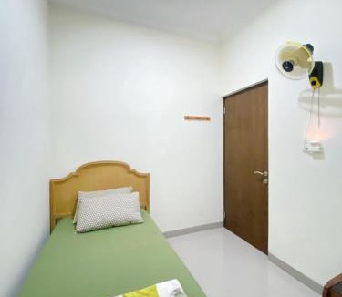 Mertoyudan House | Homestay Griya Manggisan