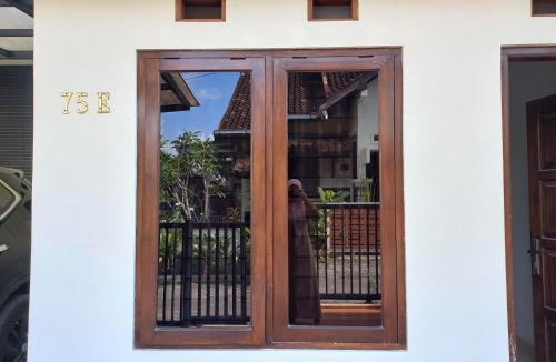 Sinduharjo House | Homestay Jogja Jakal By Simply Homy