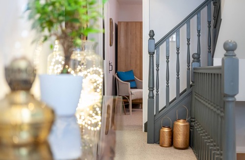 Cellardyke Cottage | Honeybee Cottage- stunning home on Fife coast