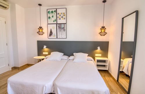 Mahon Hostel | Hostal La Isla