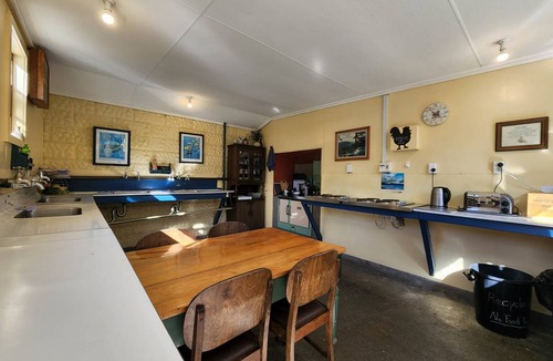 Manapouri Hostel | Hostel ∙ 8 guests