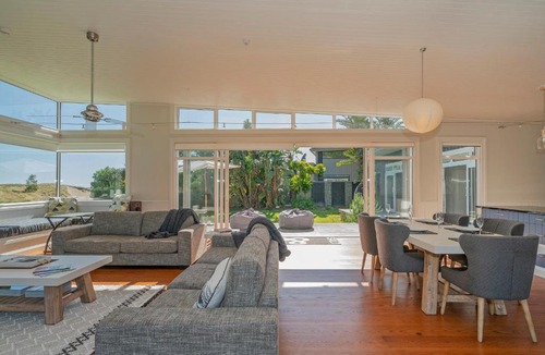 Hot Water Beach House | Hot Water Escape - Hot Water Beach Holiday Home