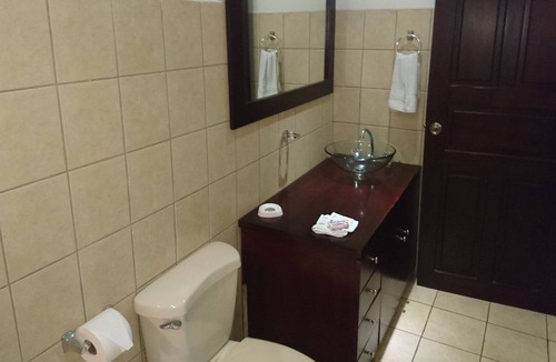 Amon Hotel | Hotel CR Lounge by Little Havana