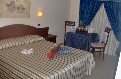 Gizzeria Hotel | Hotel Cridda